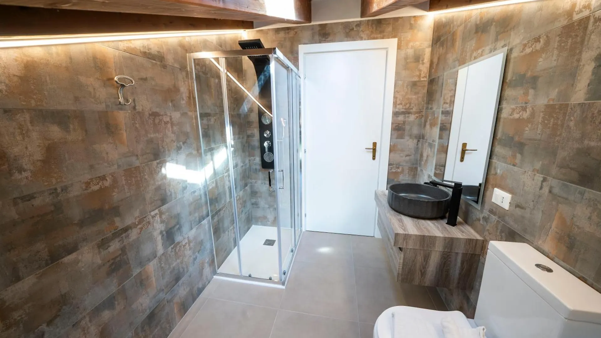 招待所 Five Elements Apartments Nature And Relax Near Lake Garda 佩斯基耶拉德加达