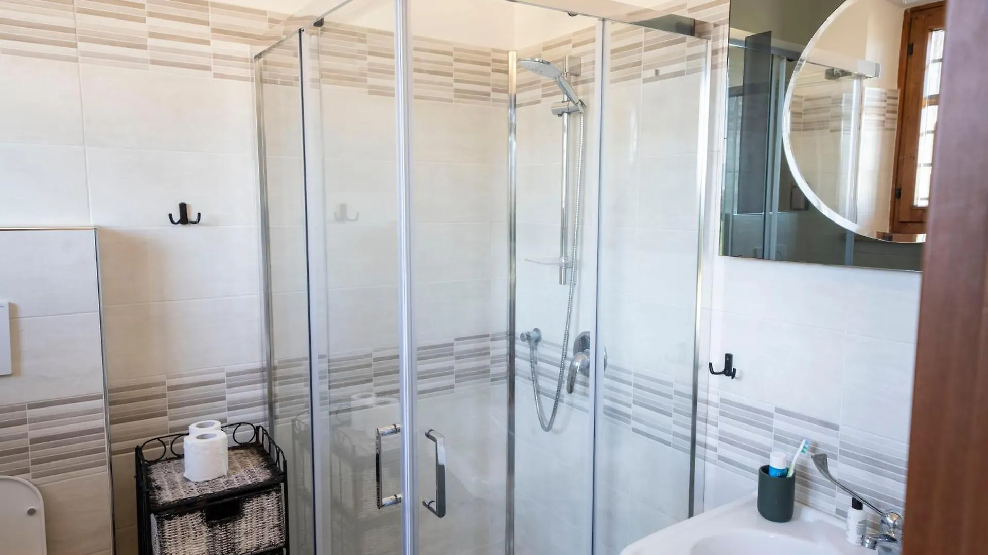 Five Elements Apartments Nature And Relax Near Lake Garda 佩斯基耶拉德加达 意大利